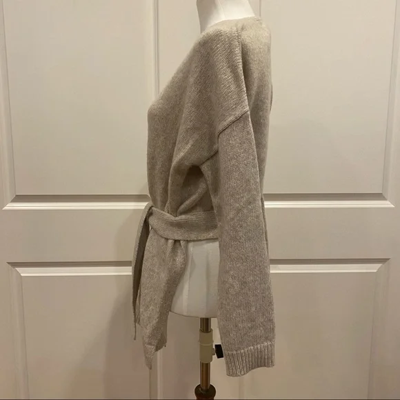 ELIZABETH AND JAMES belted V-neck oatmeal colored sweater - Picture 3 of 8